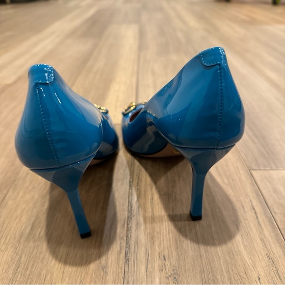 Gucci  Patent Leather Pumps Gold Buckle 38.5 NEW $689 - Picture 3 of 7